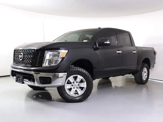 2019 Nissan Titan SV Crew Cab