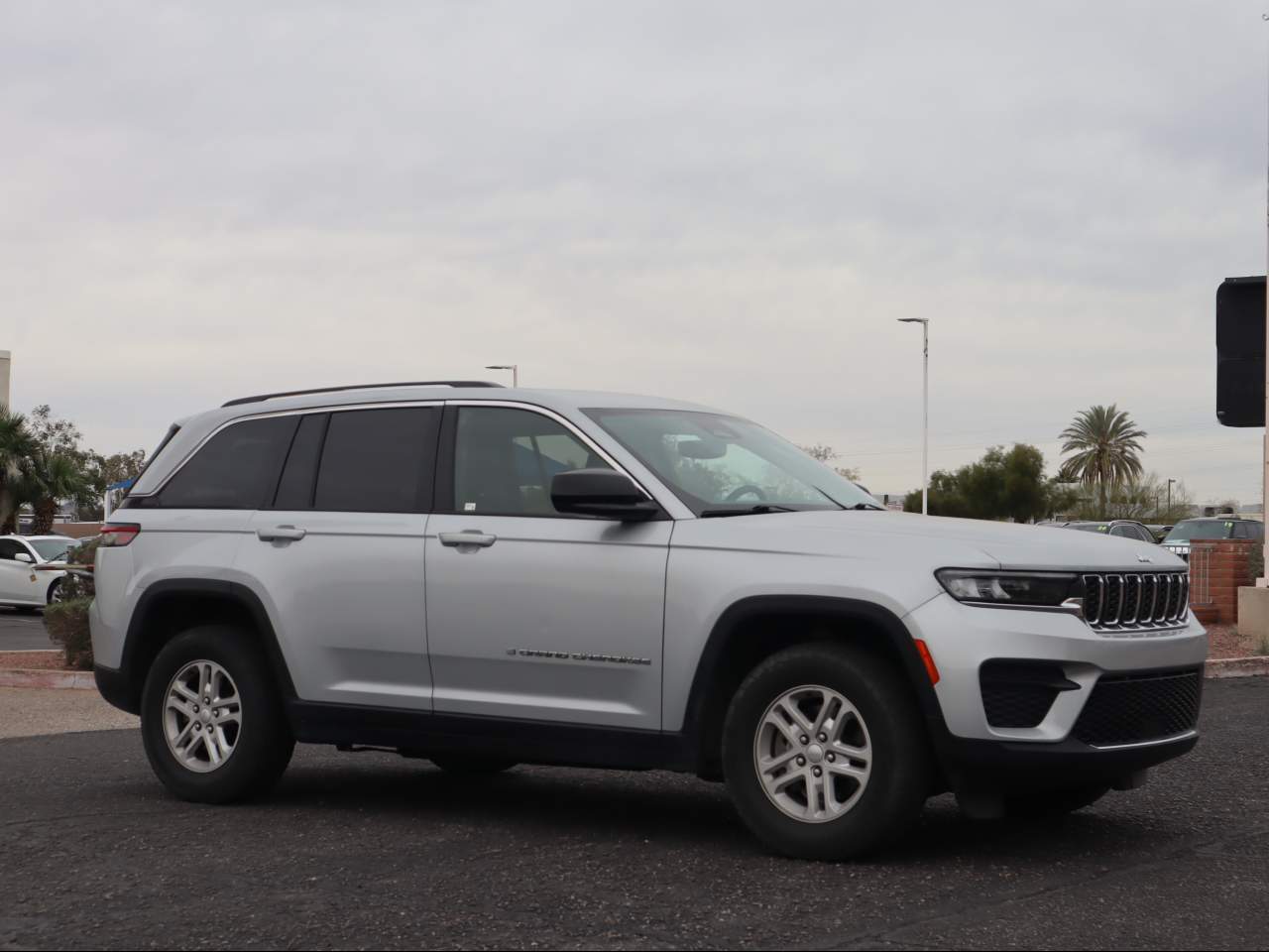 2023 Jeep Grand Cherokee Laredo