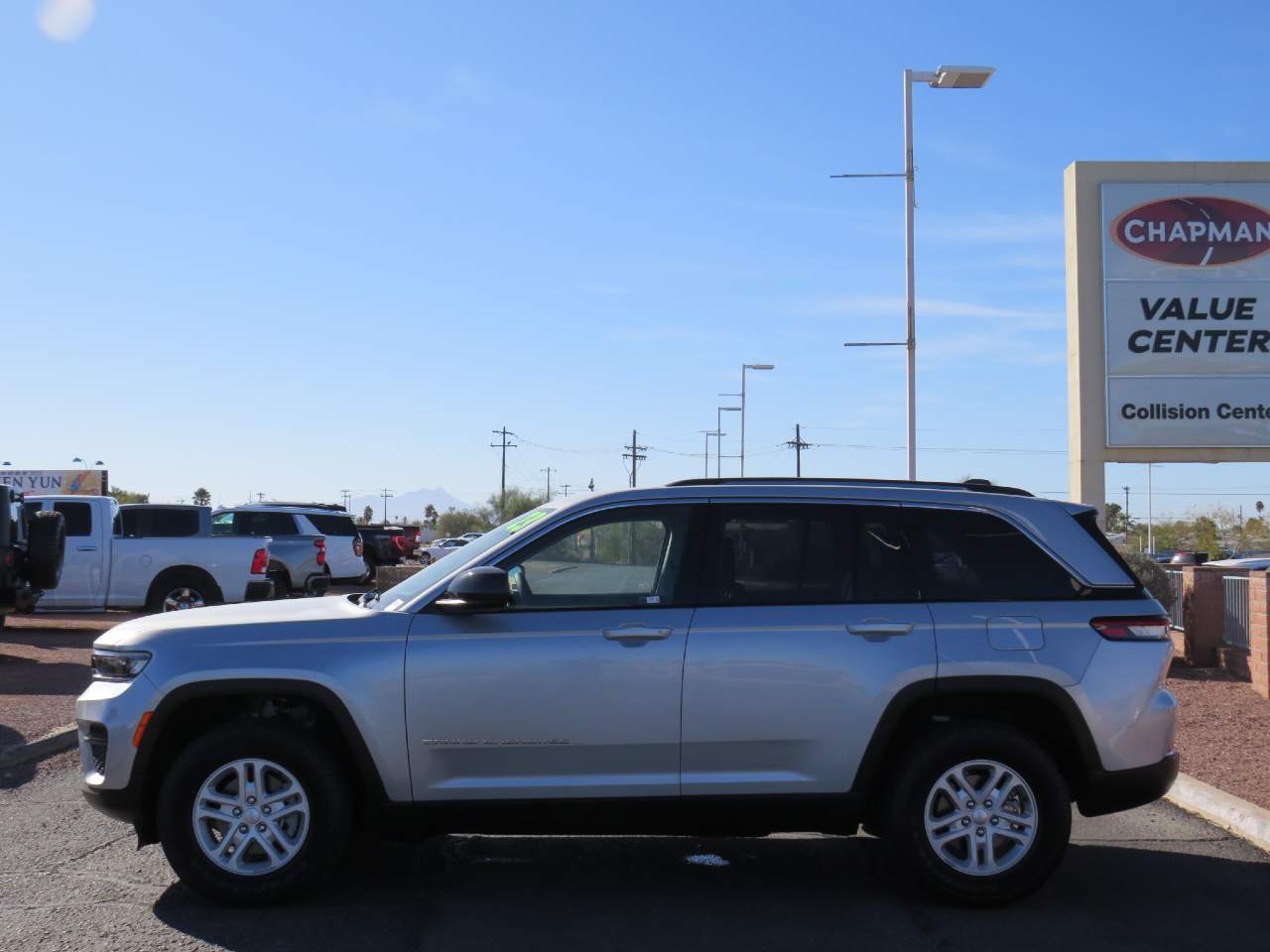 2023 Jeep Grand Cherokee Laredo