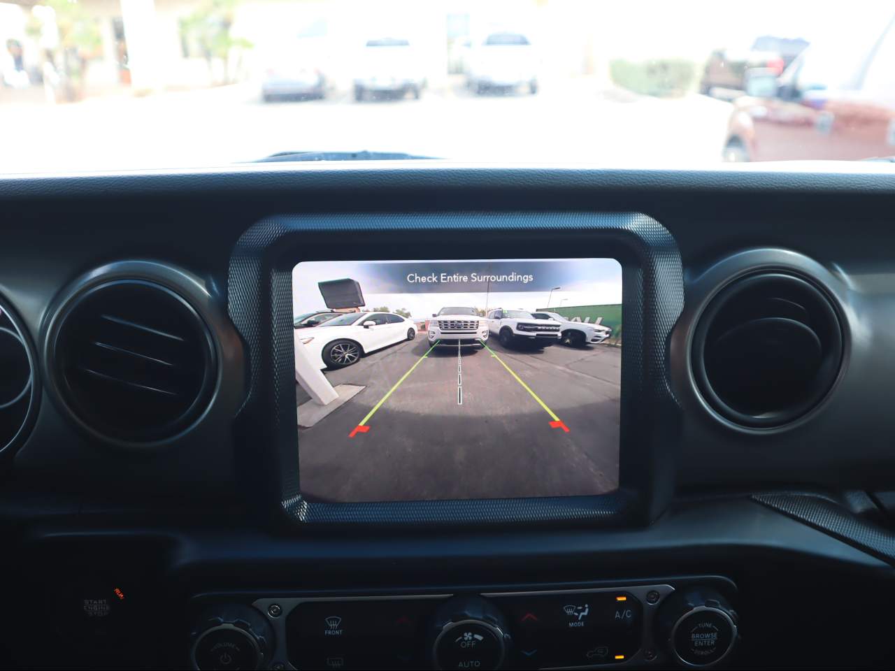 2023 Jeep Gladiator Willys Crew Cab