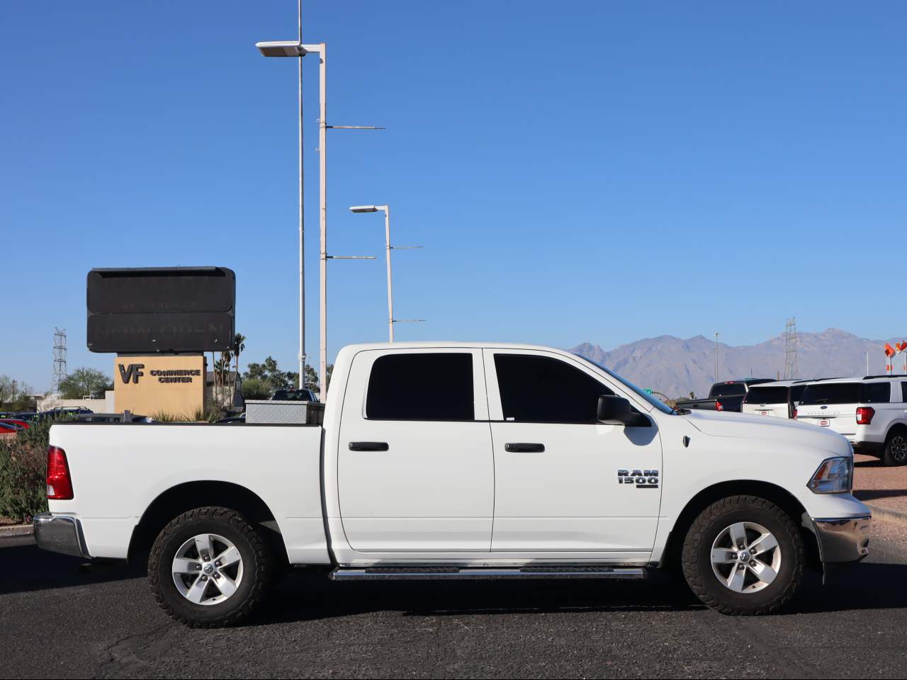 2022 Ram 1500 Classic SLT Crew Cab