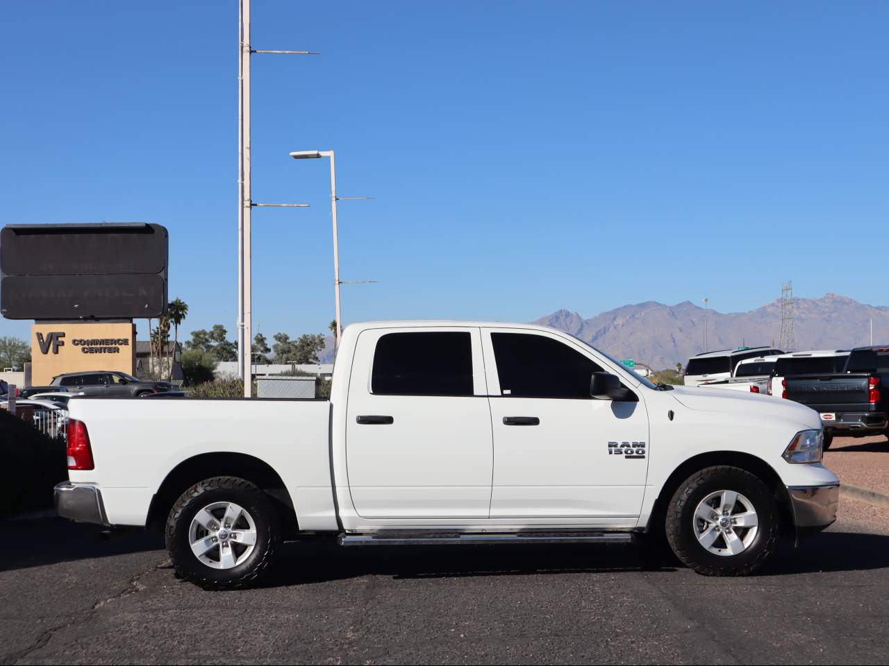 2022 Ram 1500 Classic SLT Crew Cab