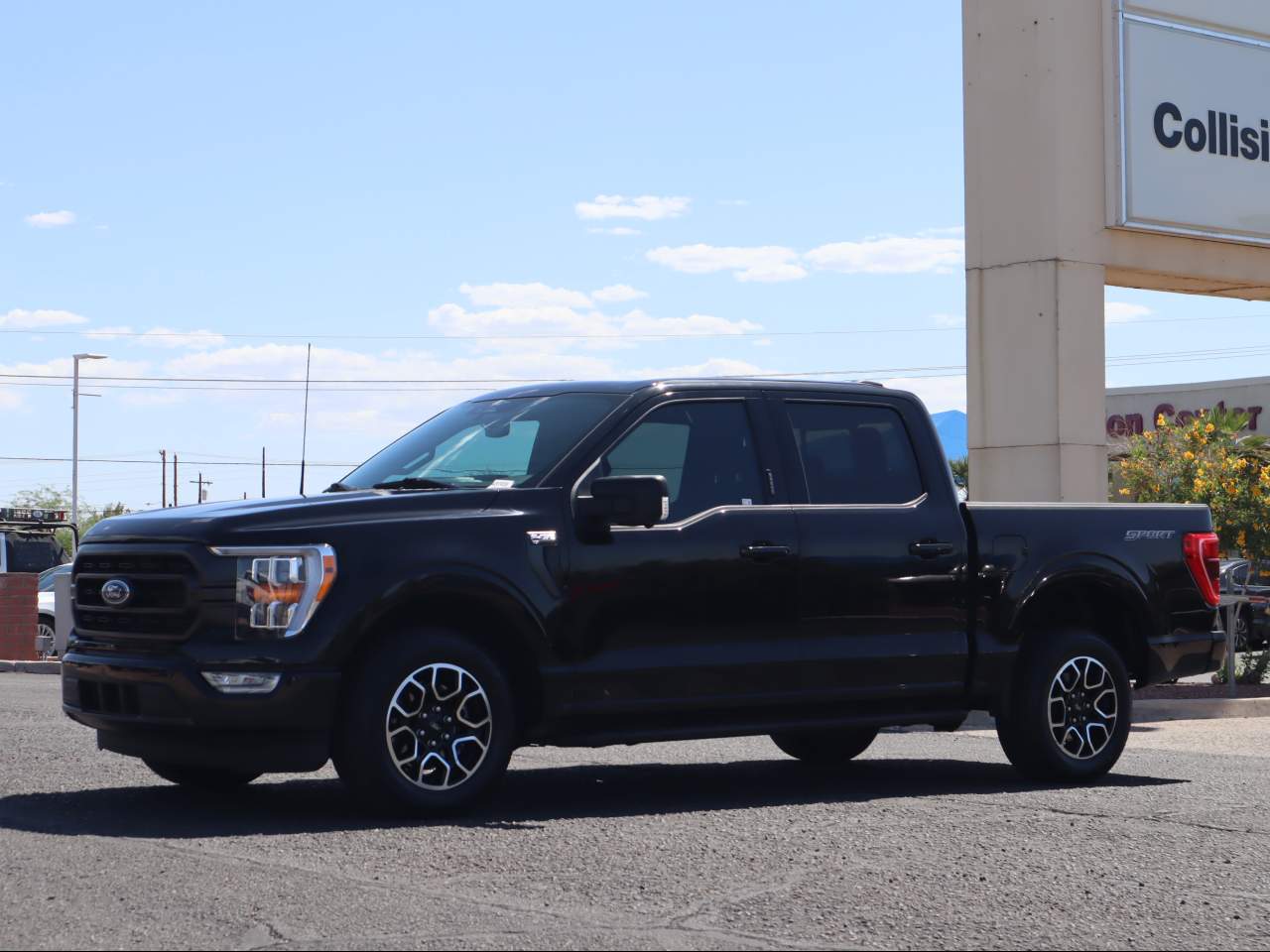 2023 Ford F-150 XLT SuperCrew 5-1/2 Box's photo