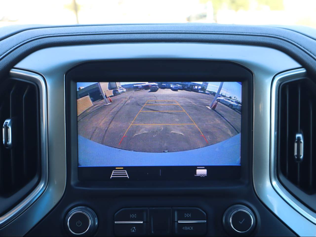 2021 Chevrolet Silverado 1500 LT photo 2