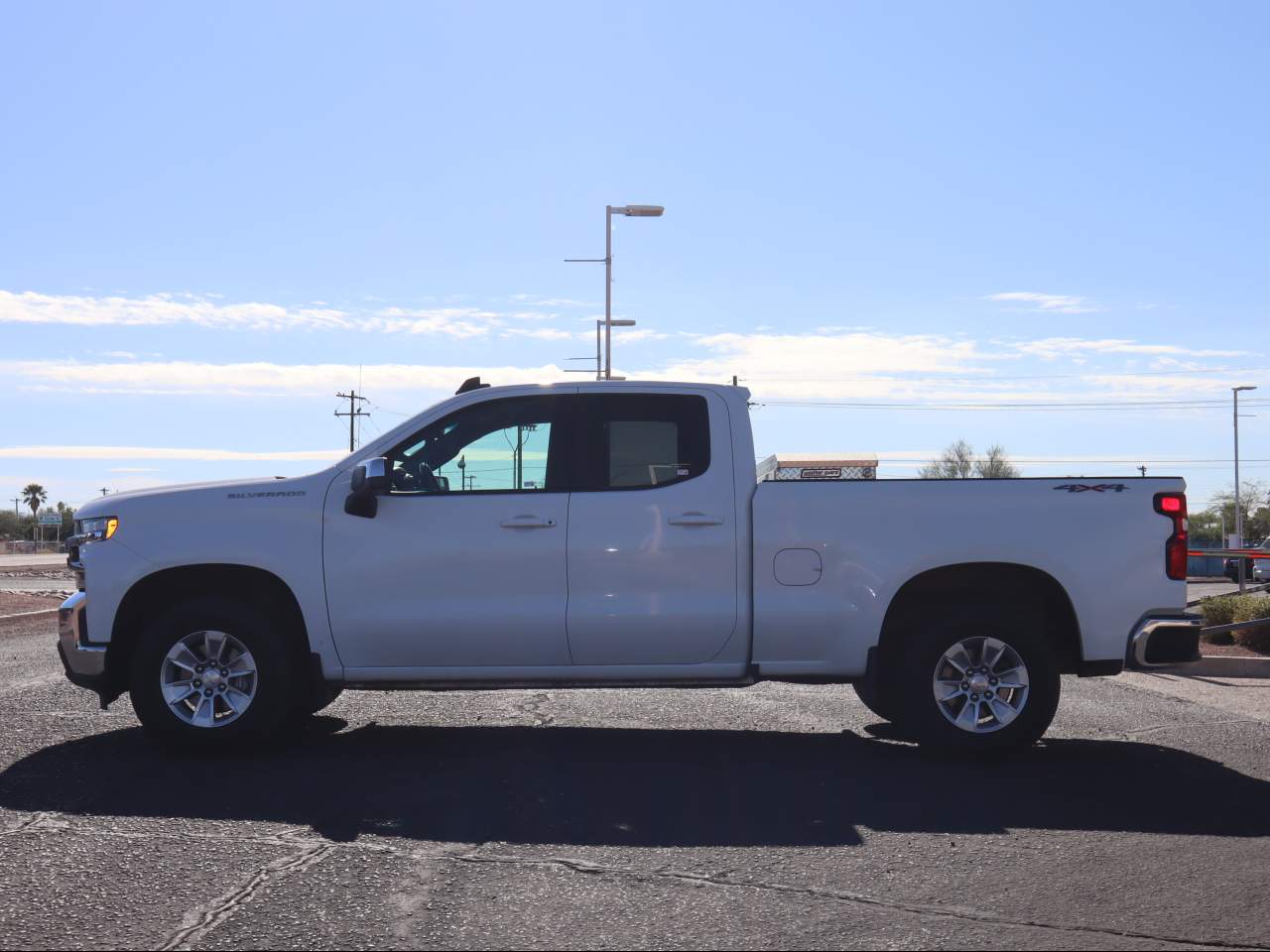 2021 Chevrolet Silverado 1500 LT photo 3