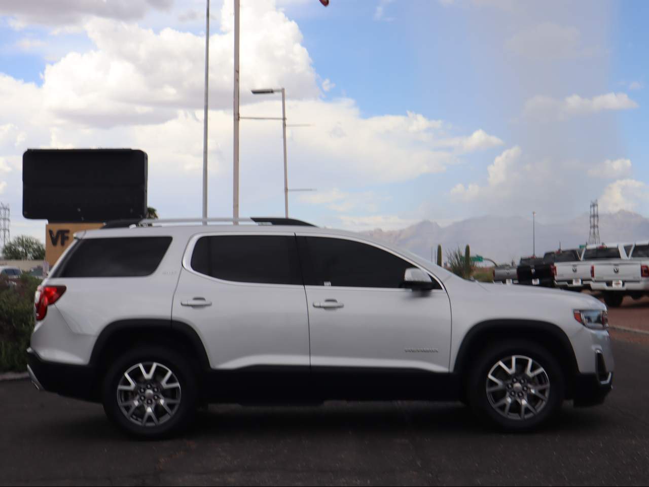 2020 GMC Acadia SLT