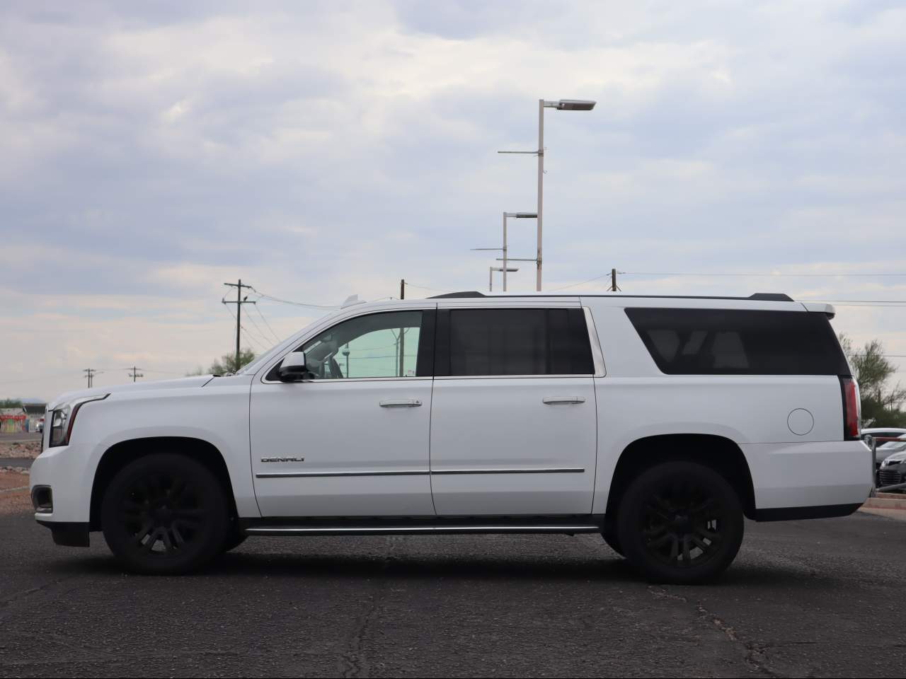 2020 Gmc Yukon XL Denali photo 3
