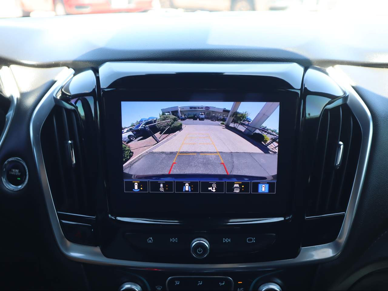2022 Chevrolet Traverse LT Cloth