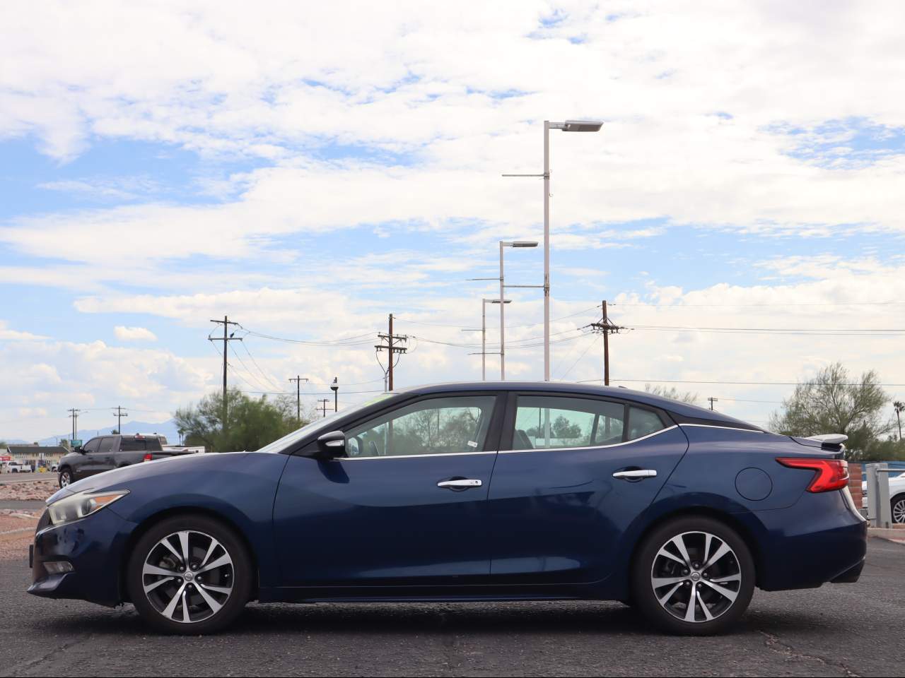 2018 Nissan Maxima SV photo 3