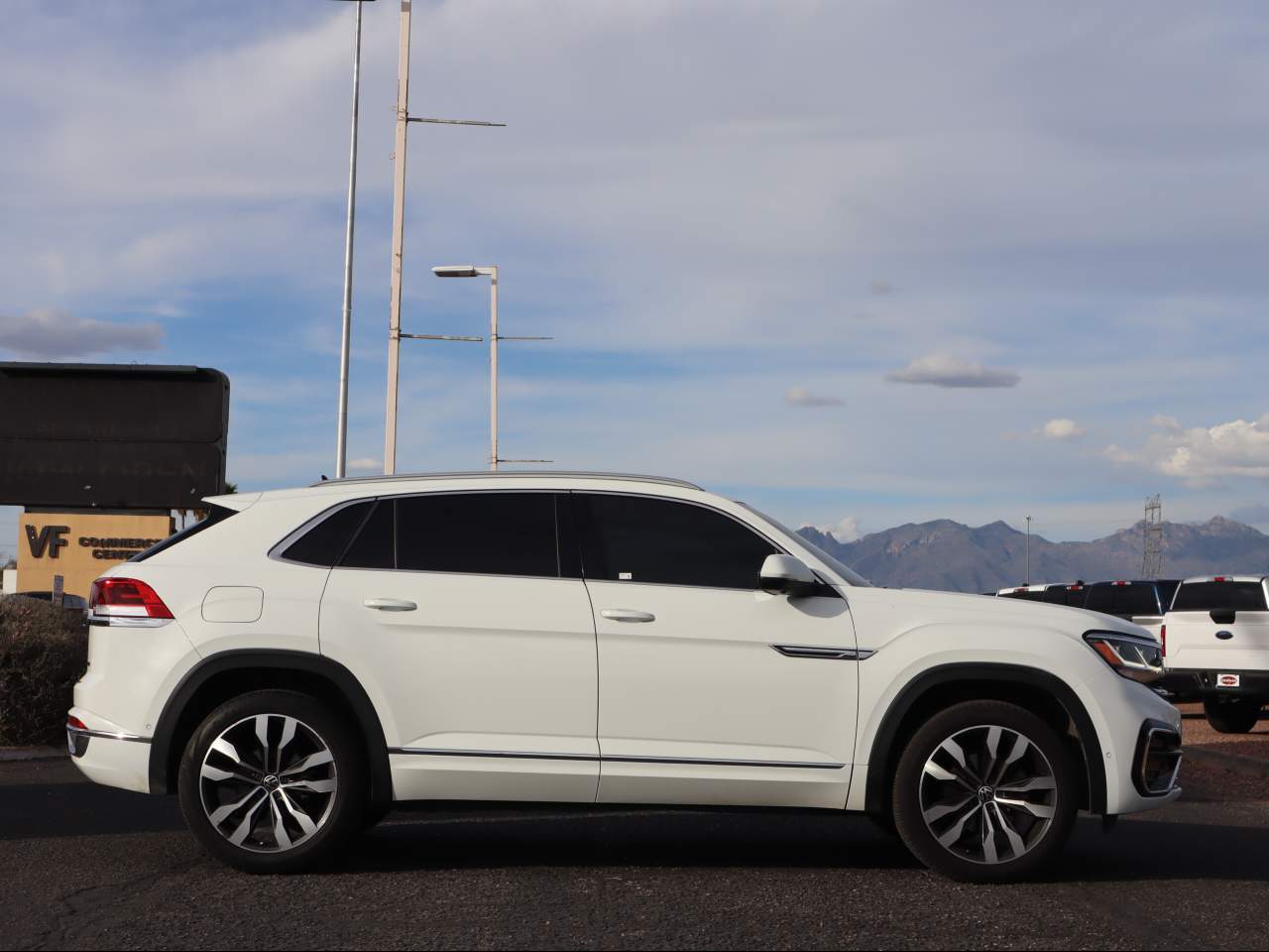 2020 Volkswagen Atlas Cross Sport V6 SEL Premium R-Line 4Motion