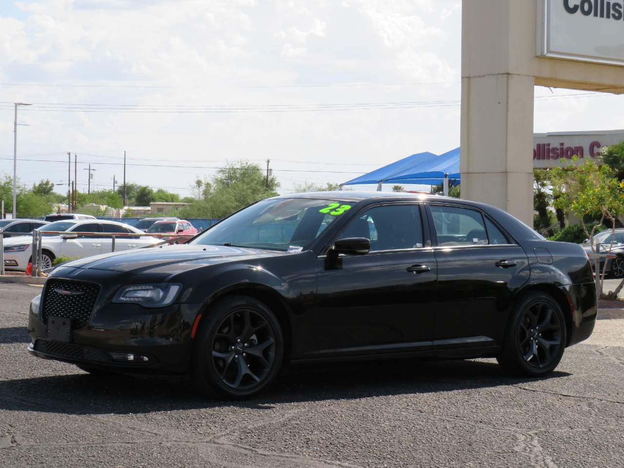 2023 Chrysler 300 S V6 RWD