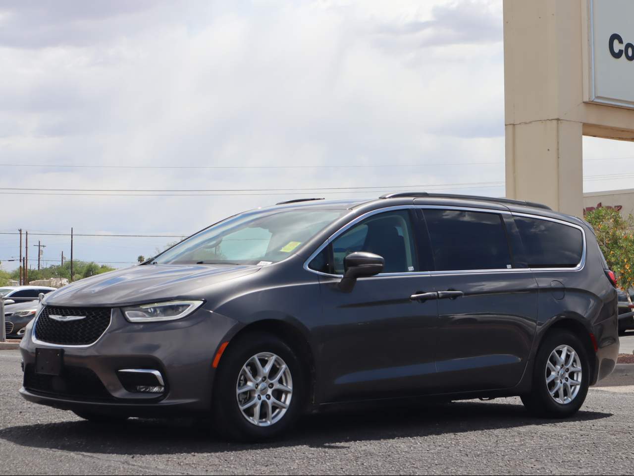 2022 Chrysler Pacifica Touring L's photo