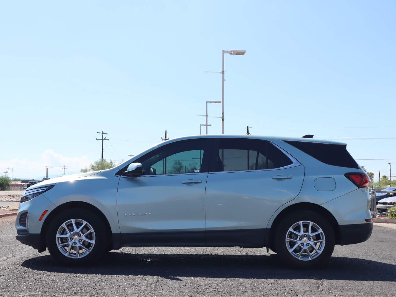 2022 Chevrolet Equinox LT photo 3