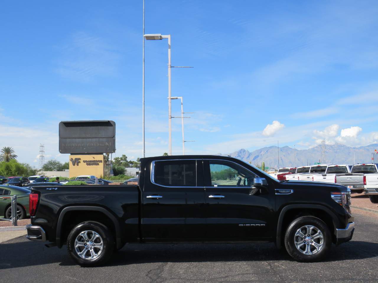 2025 GMC Sierra 1500 SLT Crew Cab