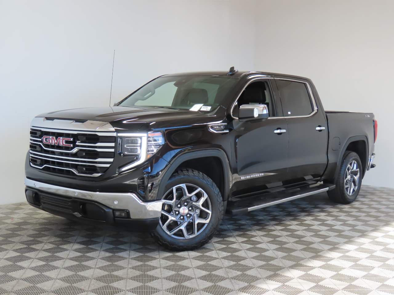 2023 GMC Sierra 1500 SLT Crew Cab