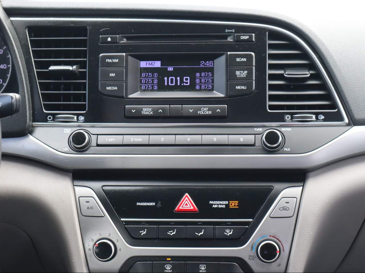 2017 Hyundai ELANTRA SE