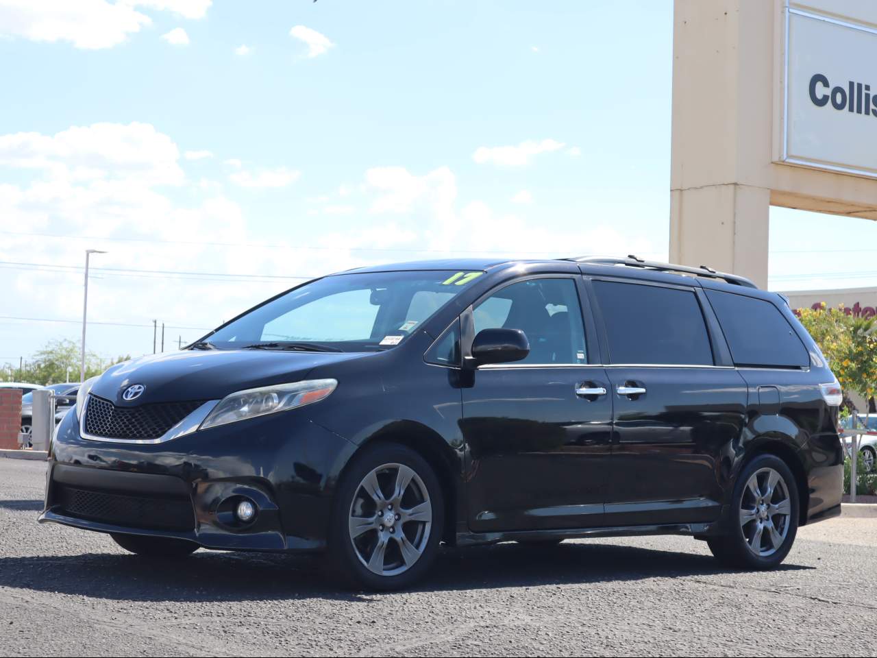 2017 Toyota Sienna SE 8-Passenger