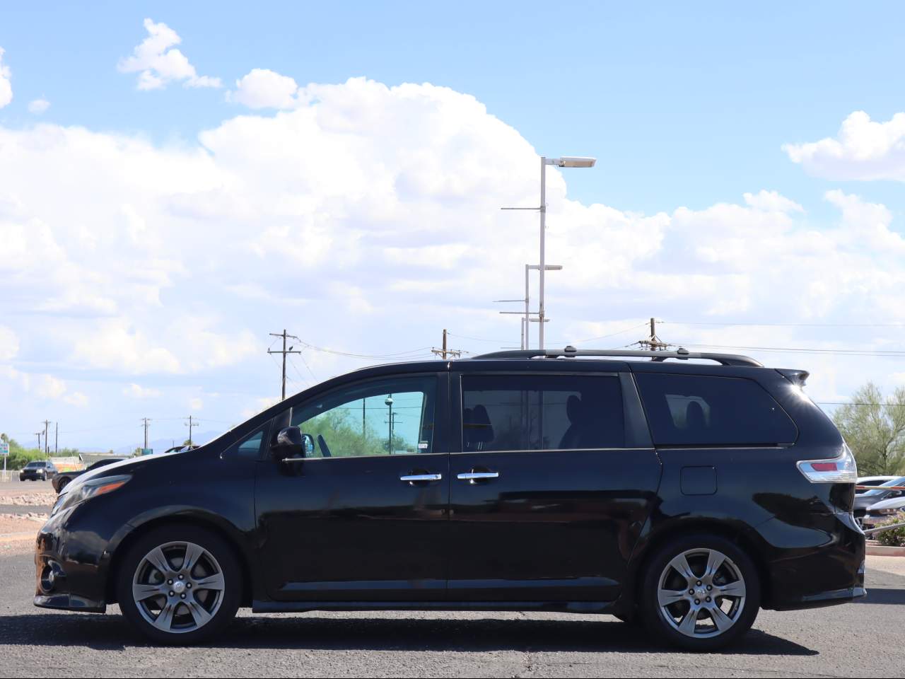 2017 Toyota Sienna SE 8-Passenger