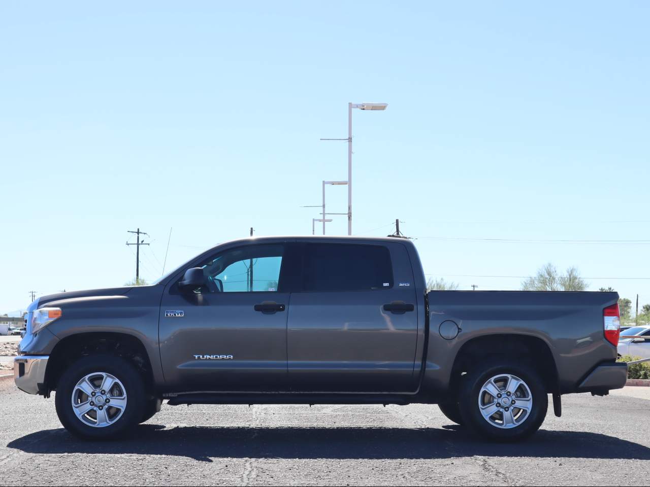 2017 Toyota Tundra SR5 photo 3