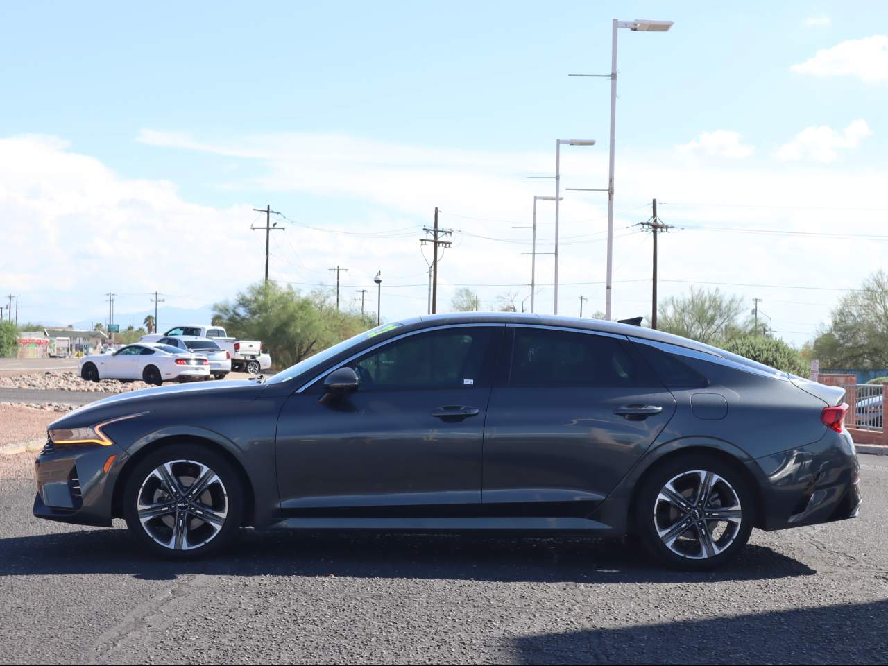 2022 Kia K5 EX photo 3