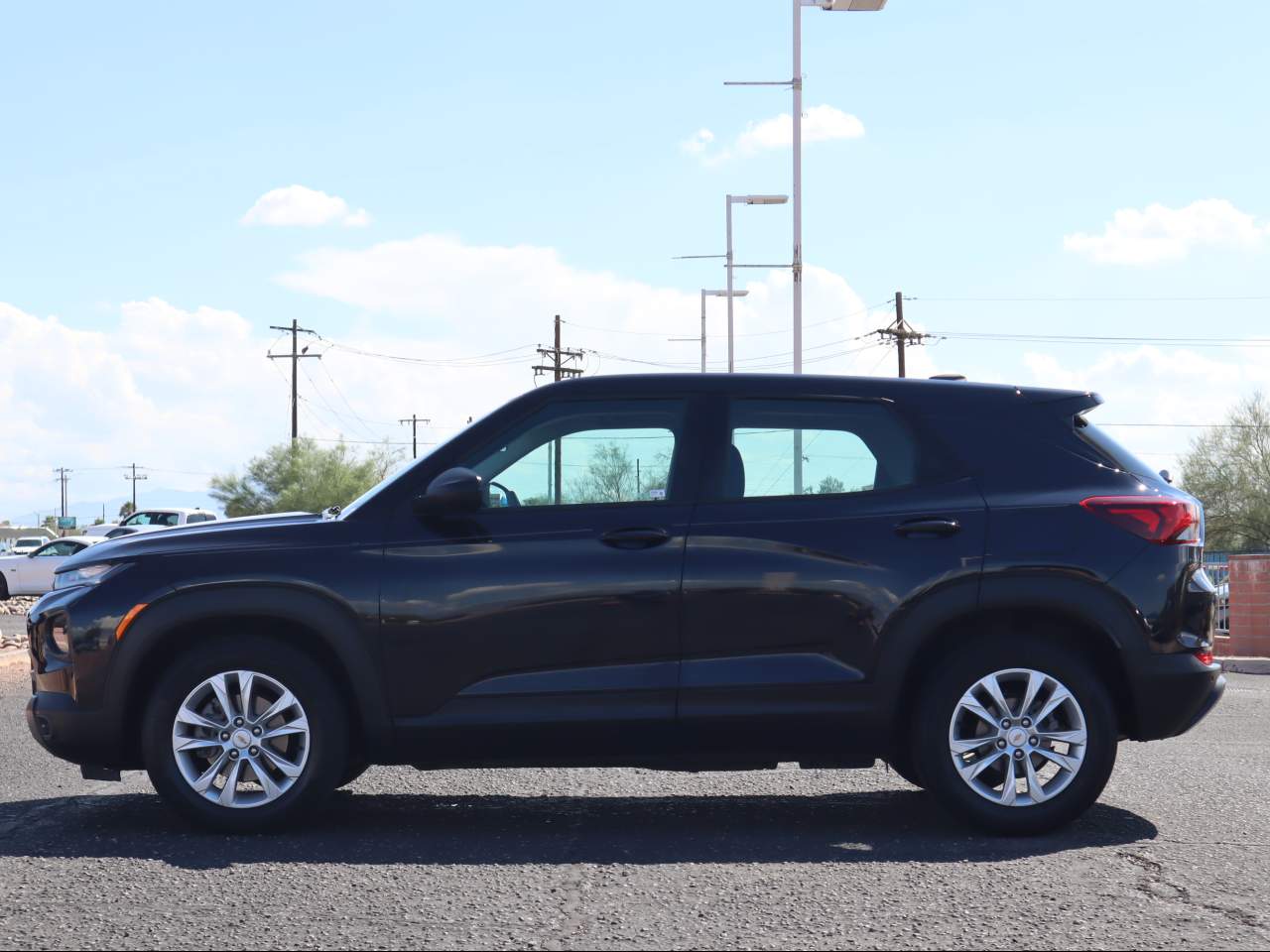 2021 Chevrolet Trailblazer LS photo 3