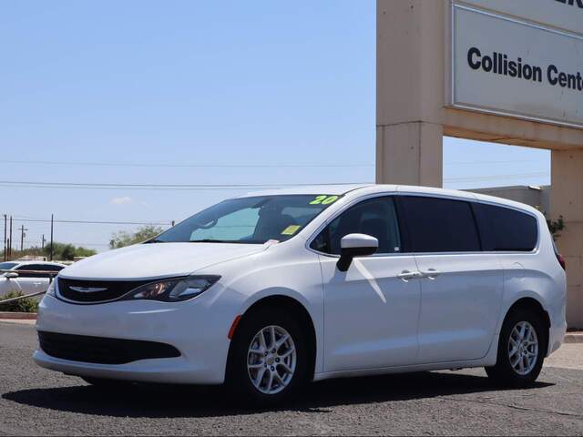 2020 Chrysler Voyager