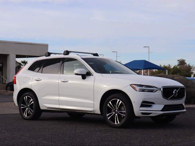 2018 Volvo XC60 T8 eAWD Momentum