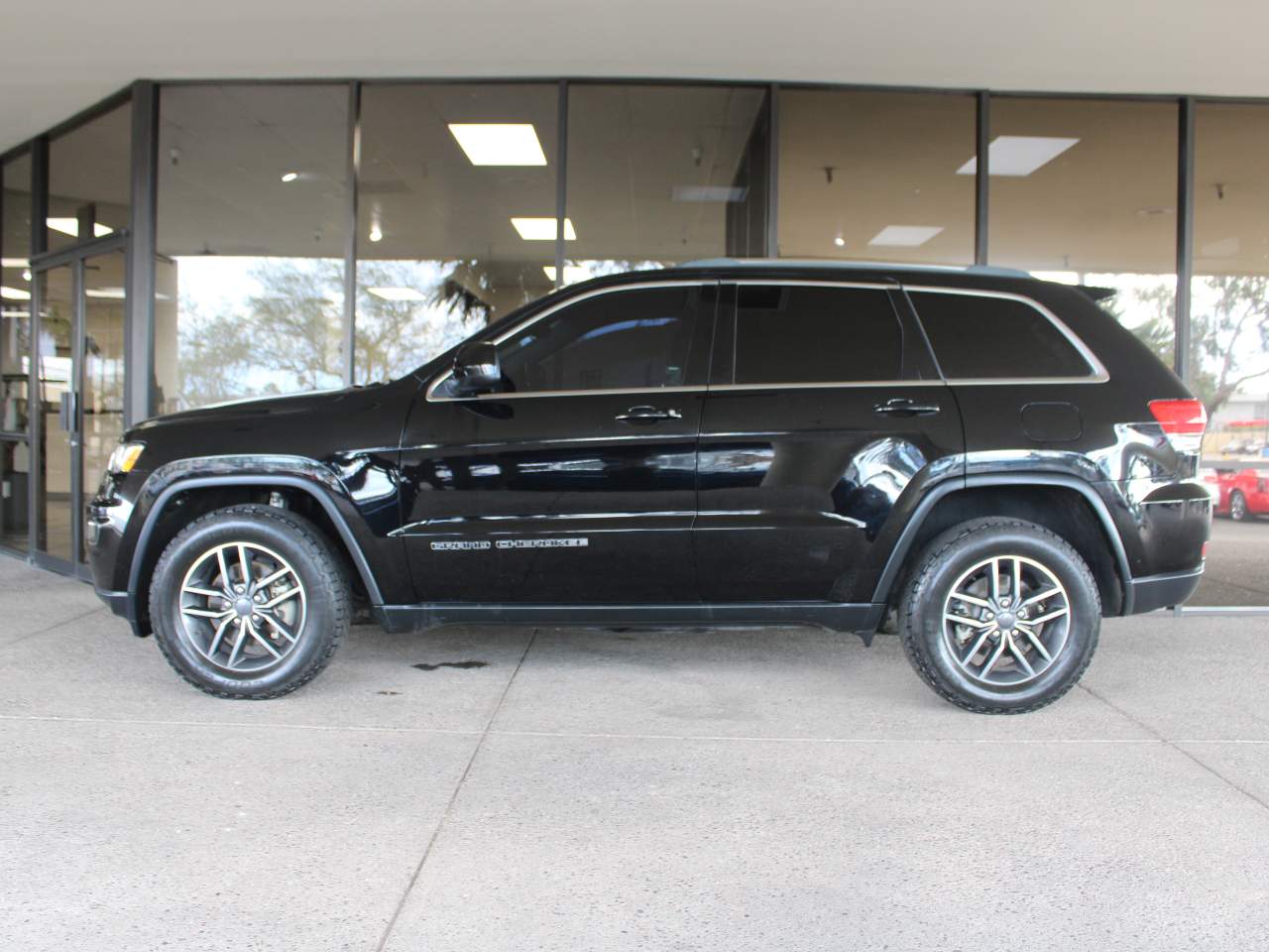 2019 Jeep Grand Cherokee Laredo E