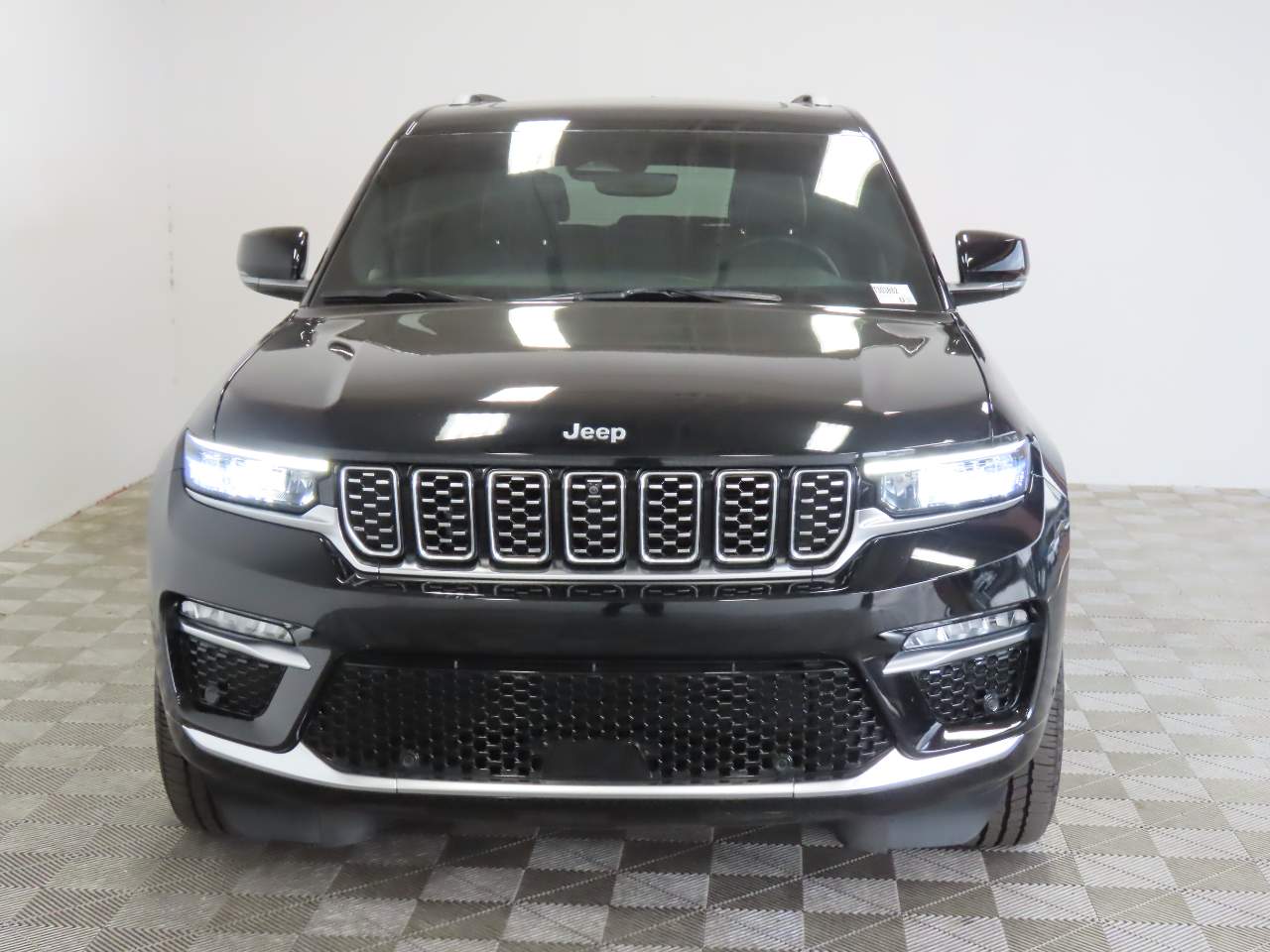 2023 Jeep Grand Cherokee Summit