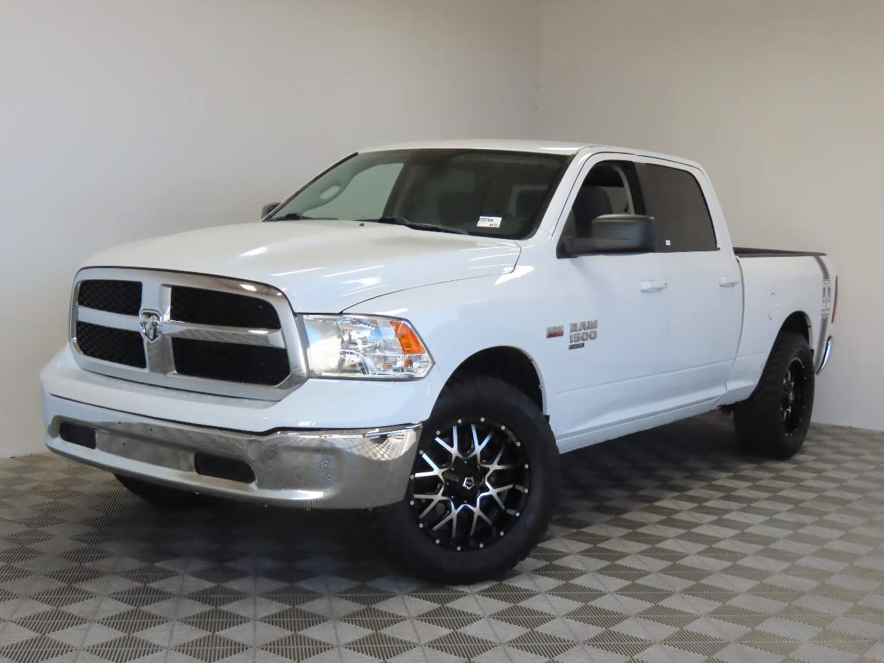 2019 Ram 1500 Classic SLT Crew Cab