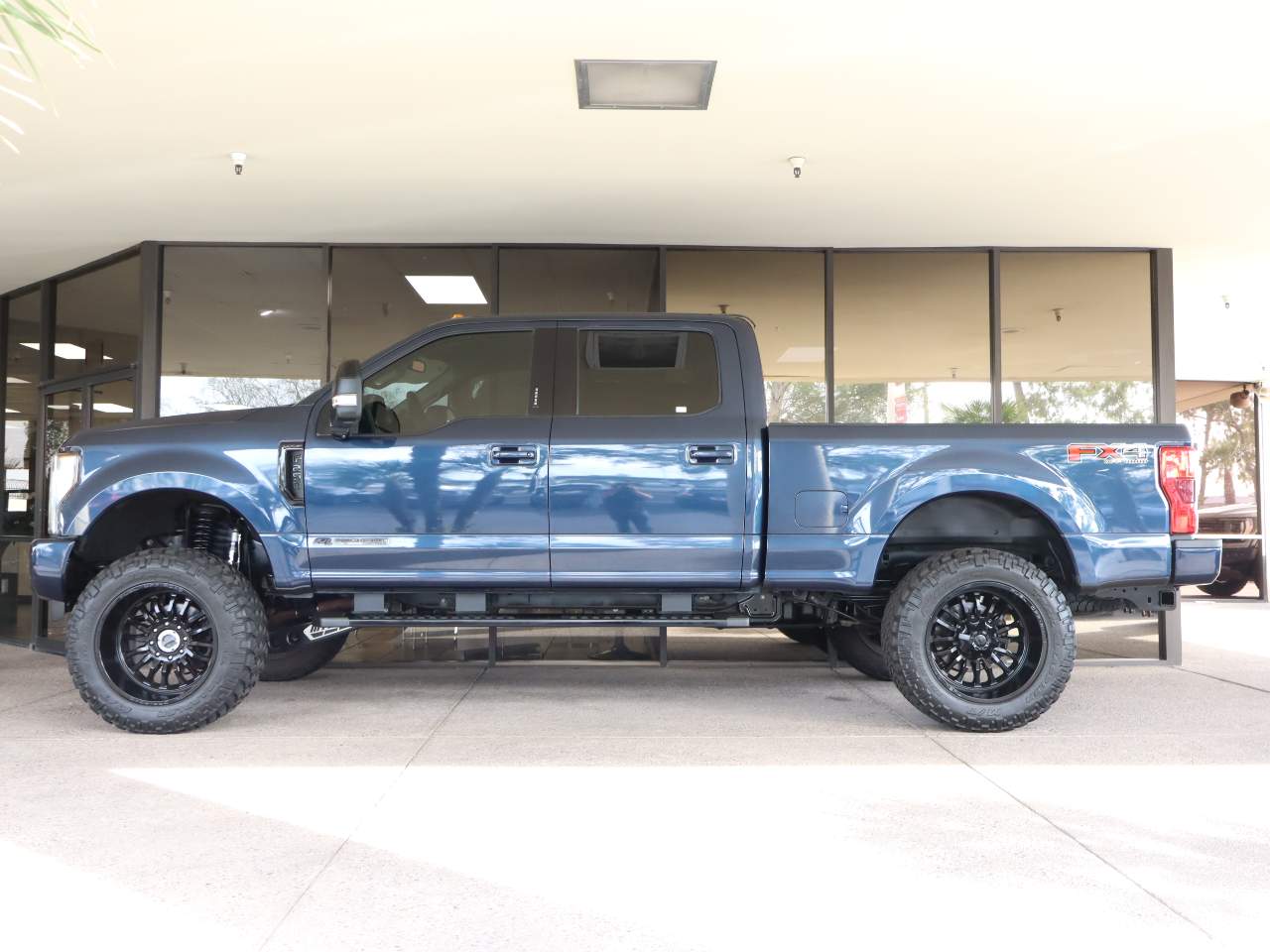 2019 Ford F-250 Super Duty Lariat Crew Cab