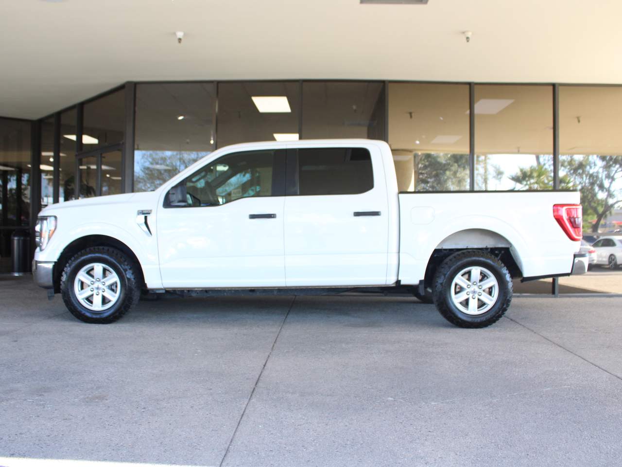 2023 Ford F-150 XLT Crew Cab