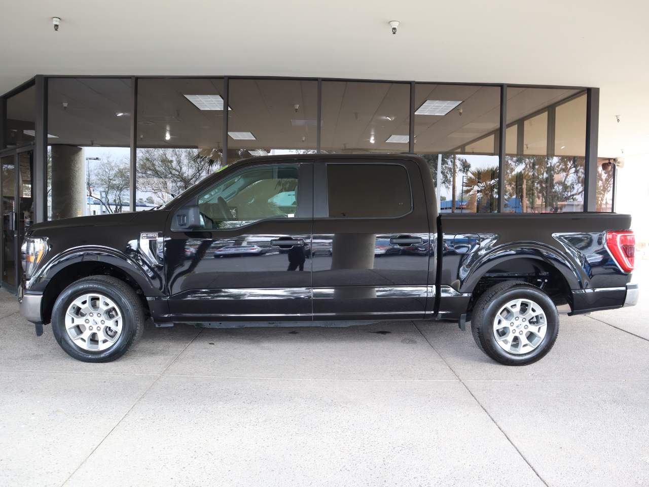 2023 Ford F-150 XLT Crew Cab