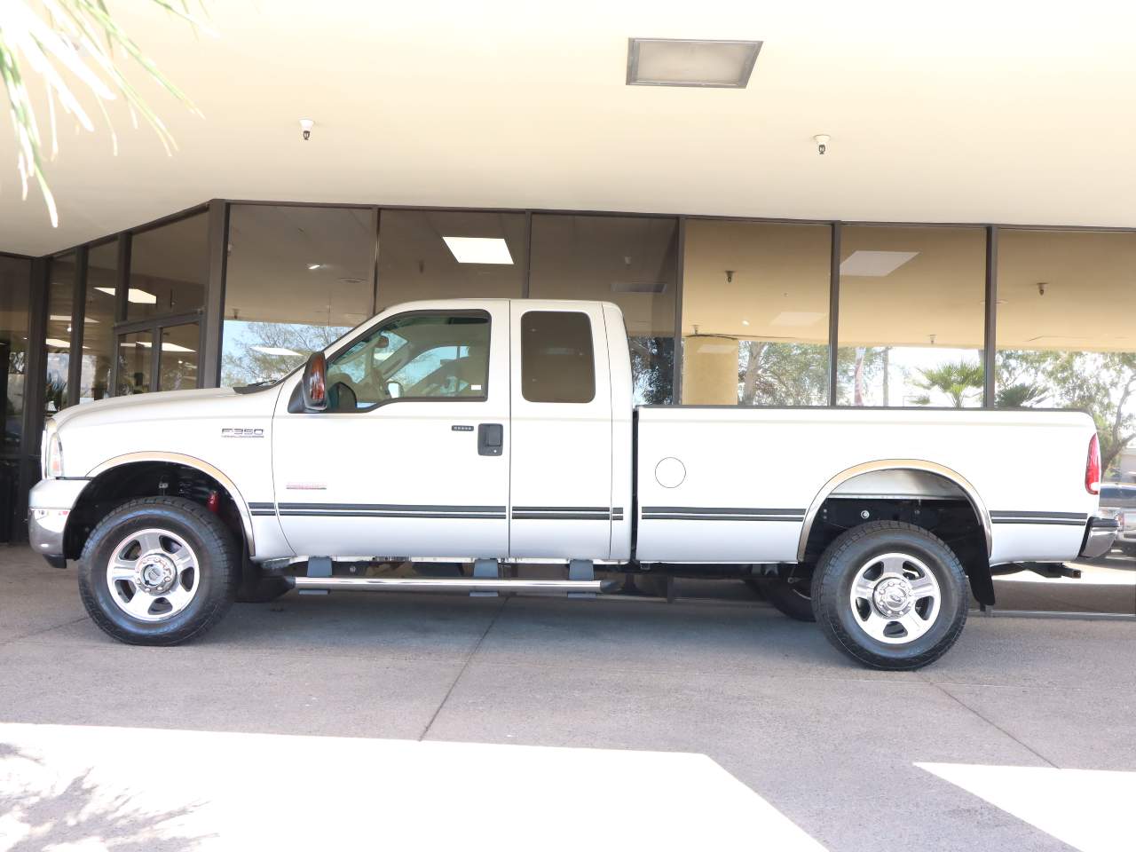 2005 Ford F-350 Super Duty Lariat Extended Cab