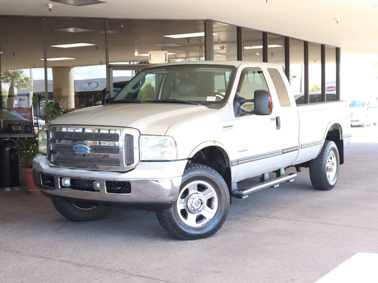 2005 Ford F-350 Super Duty Lariat Extended Cab