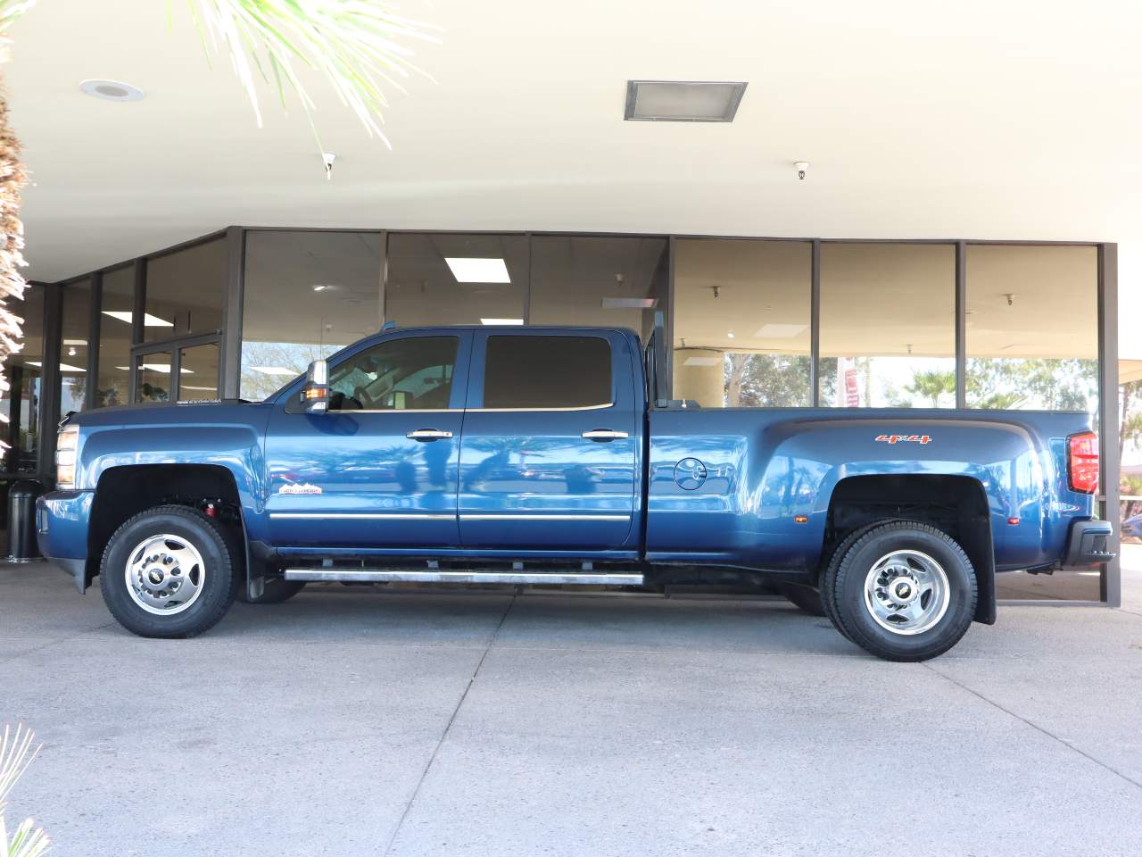 2015 Chevrolet Silverado 3500HD High Country Crew Cab