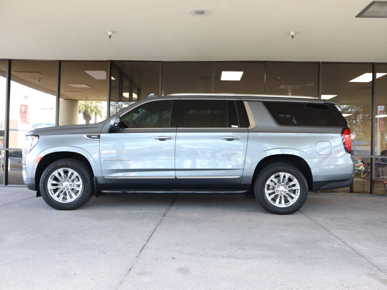 2022 GMC Yukon XL SLT