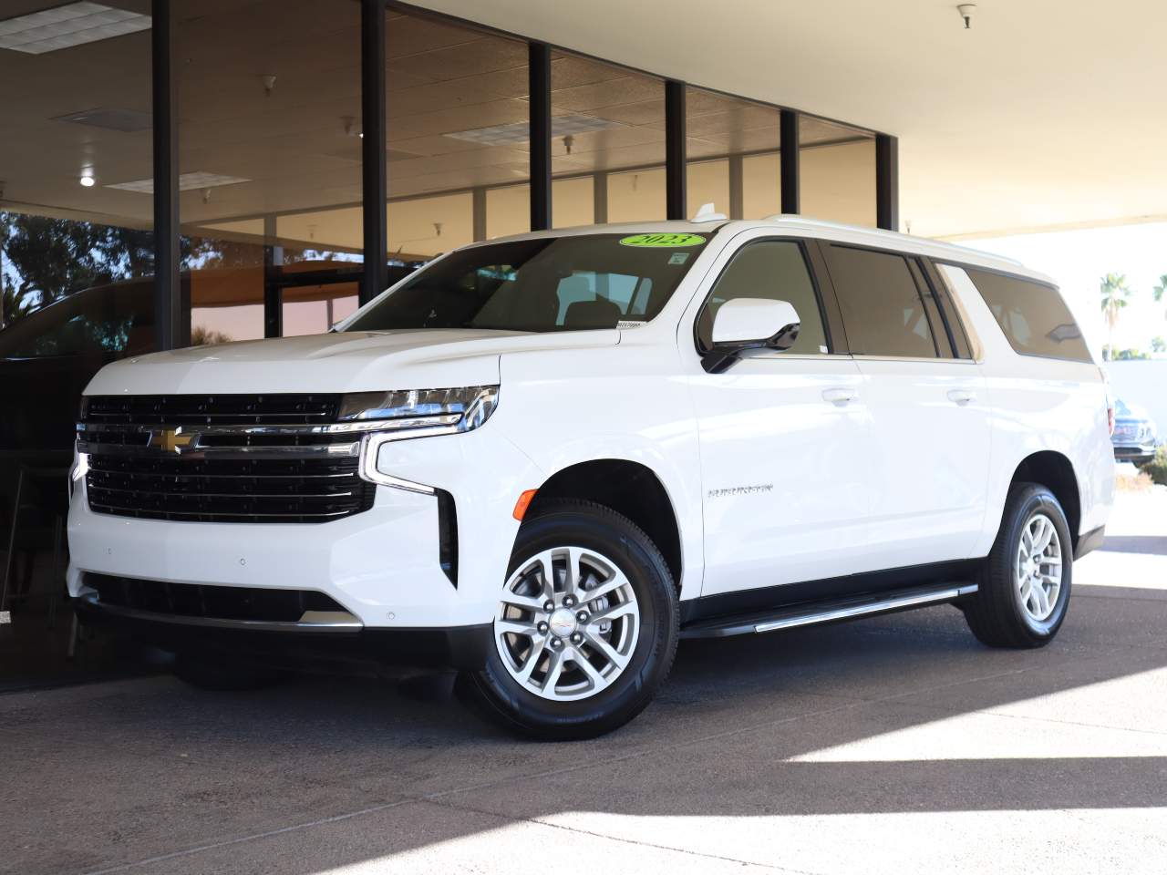 2023 Chevrolet Suburban LT