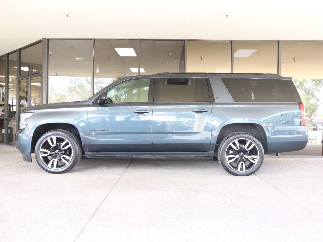 2020 Chevrolet Suburban LT