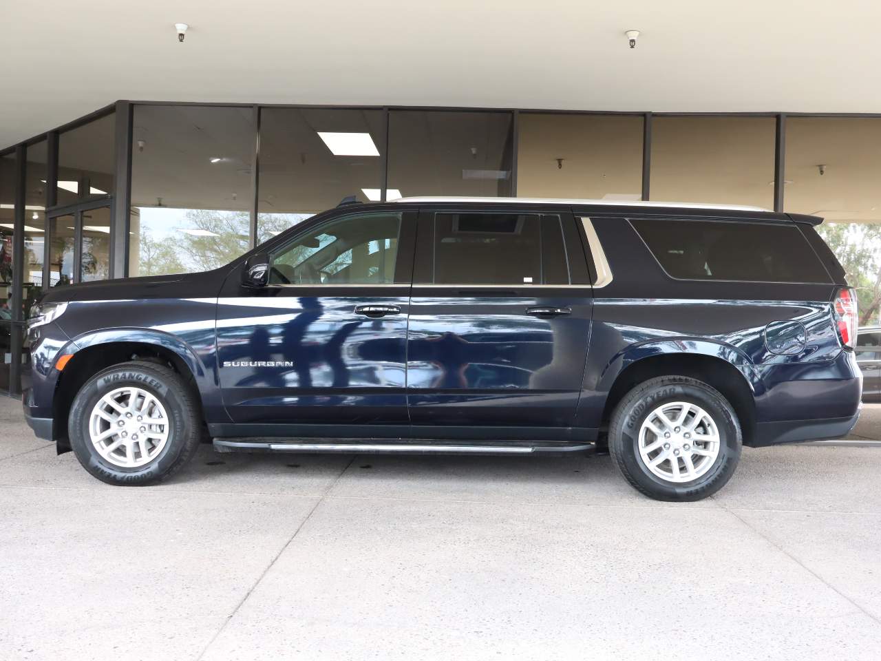 2022 Chevrolet Suburban LT