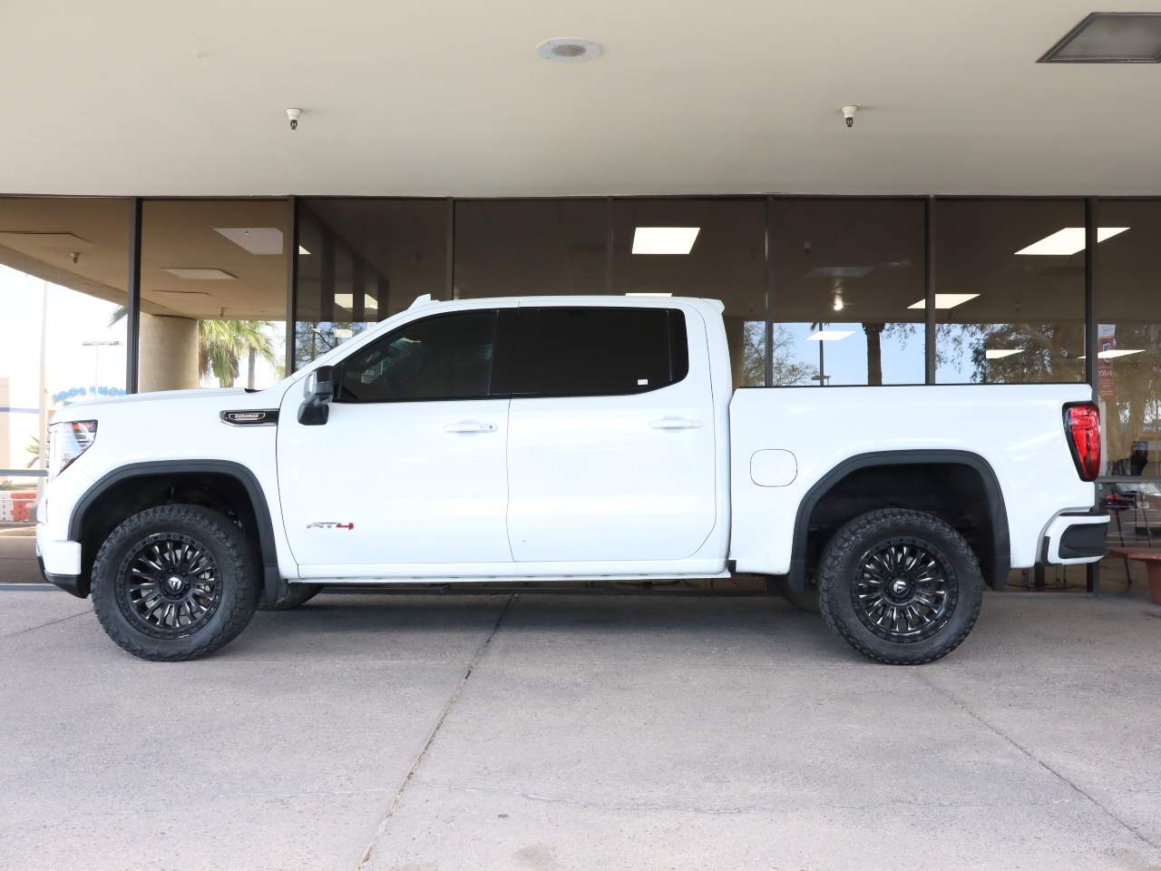 2023 GMC Sierra 1500 AT4 Crew Cab