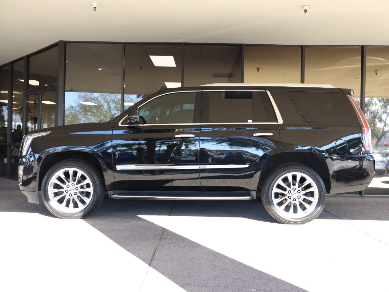 2017 Cadillac Escalade Luxury