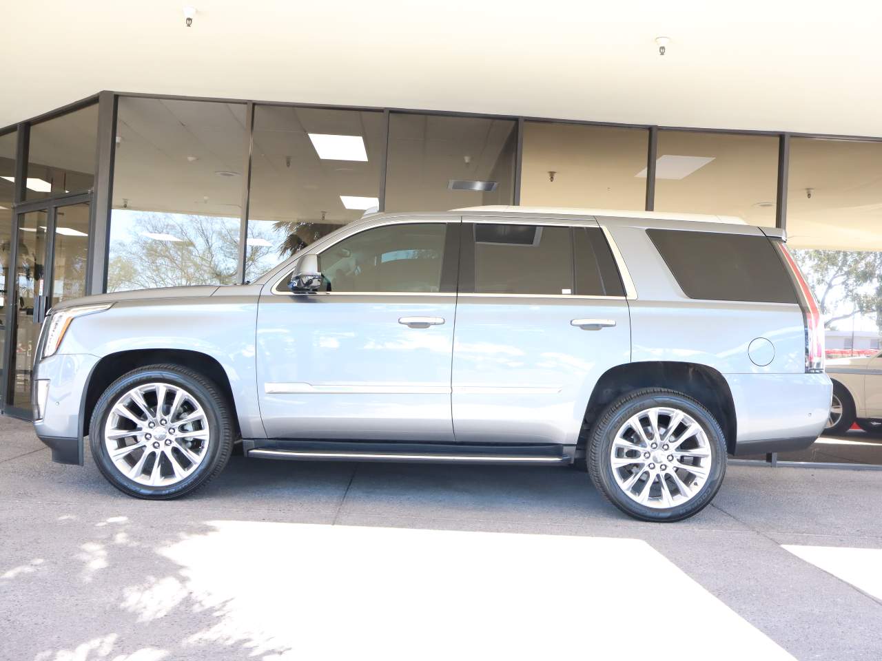 2018 Cadillac Escalade Luxury