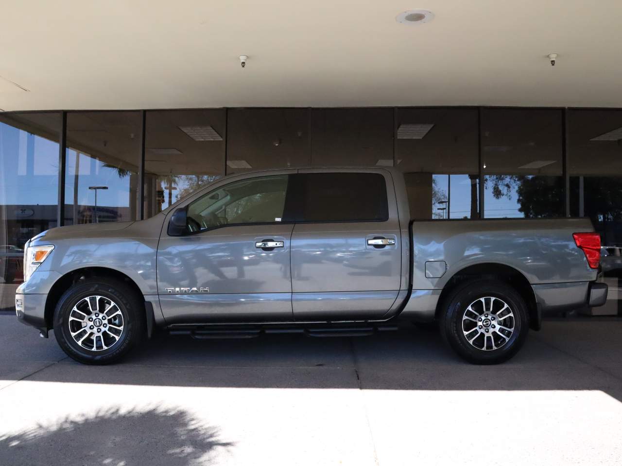 2021 Nissan Titan SV Crew Cab