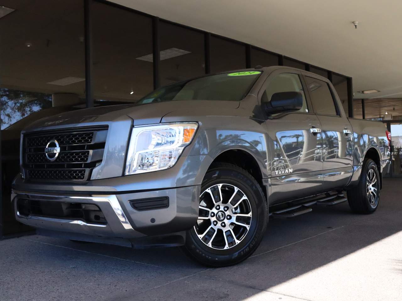 2021 Nissan Titan SV Crew Cab