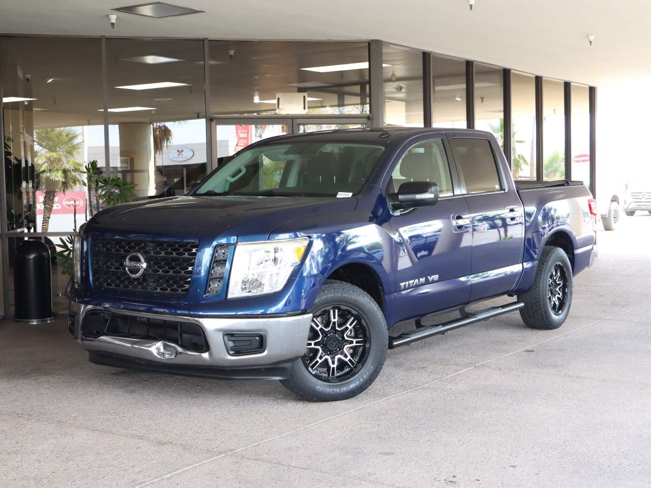 2019 Nissan Titan SV Crew Cab