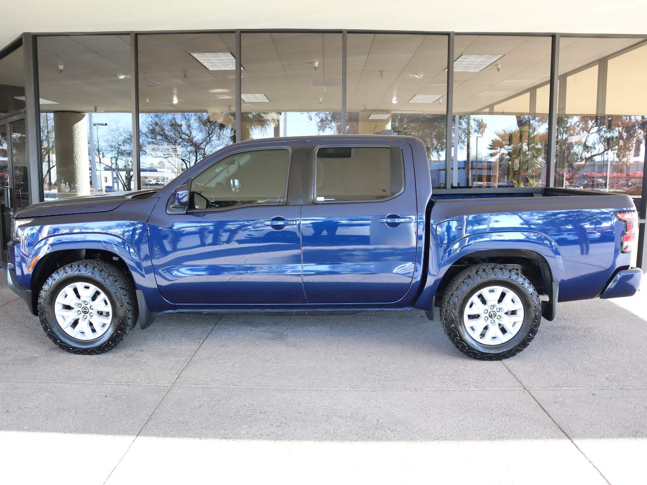 2022 Nissan Frontier SV Crew Cab