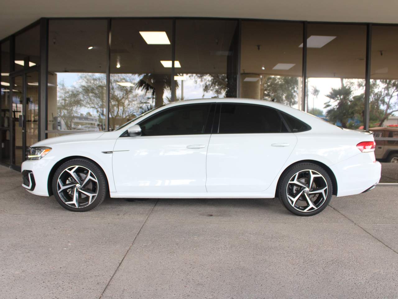 2020 Volkswagen Passat R-Line