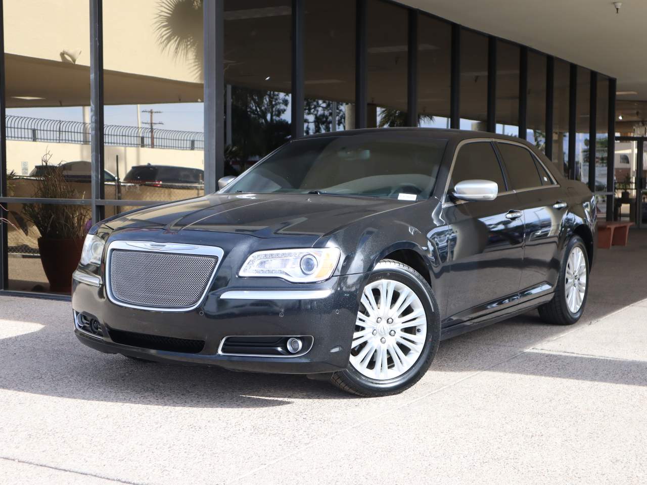 2013 Chrysler 300 C John Varvatos Luxury Edition