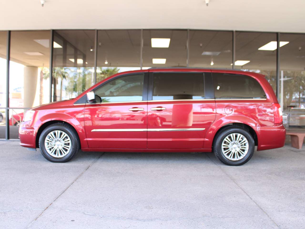2016 Chrysler Town and Country Touring-L
